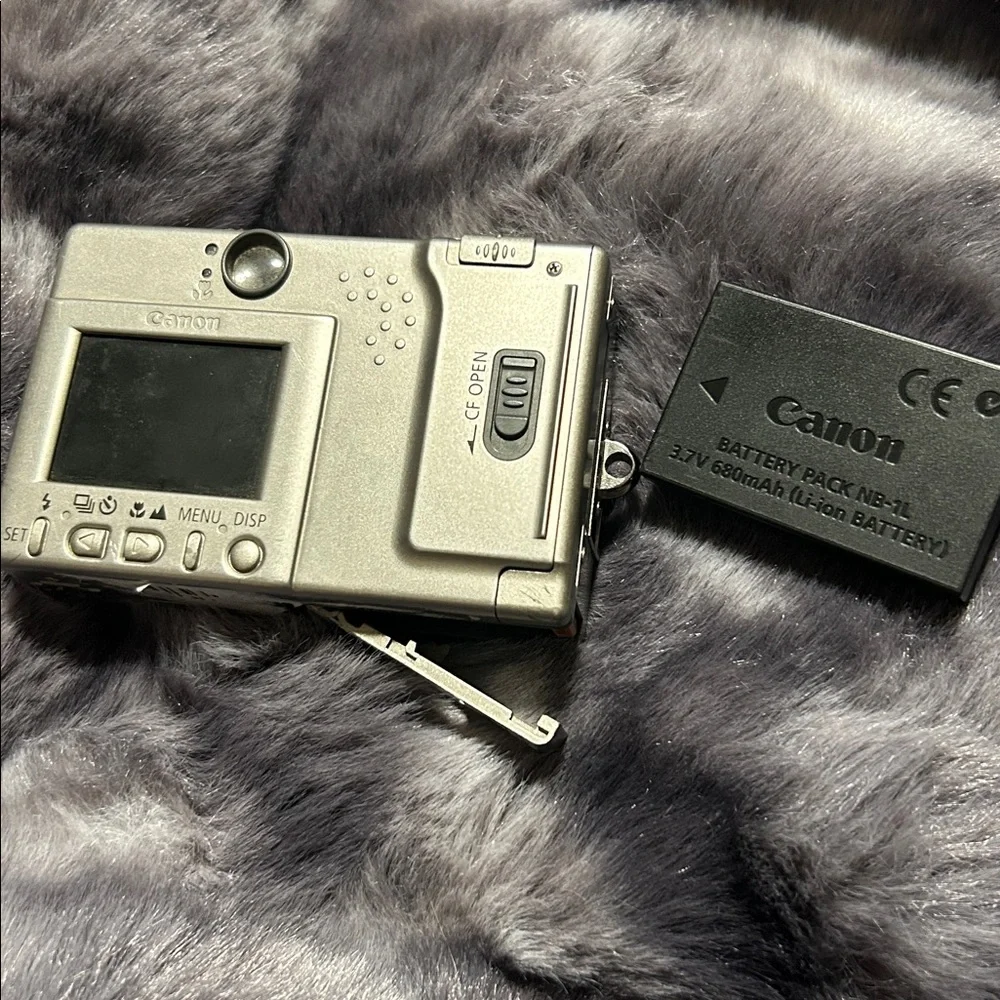 Canon PowerShot S110 in Metallic Silver